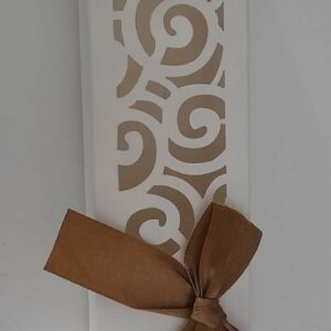 BOITE EN KRAFT RECT PERFPRE PAPILLON